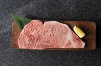 千屋牛特選サーロインステーキ税抜 3,980円（税込 4,378円）