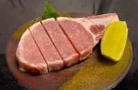 岡山県産ポーチポーク豚ロース税抜 880円（税込 968円）