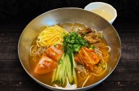 冷麺 S 税抜 680円（税込 748円）冷麺 L 税抜 980円（税込 1,078円）