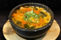 キムチスープうどん税抜 680円（税込 748円）